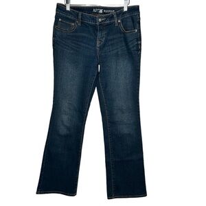 Apt 9 Women’s Bootcut Jeans Size 6 Dk Blue GUC